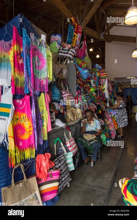 nassau bahamas souvenir shops.